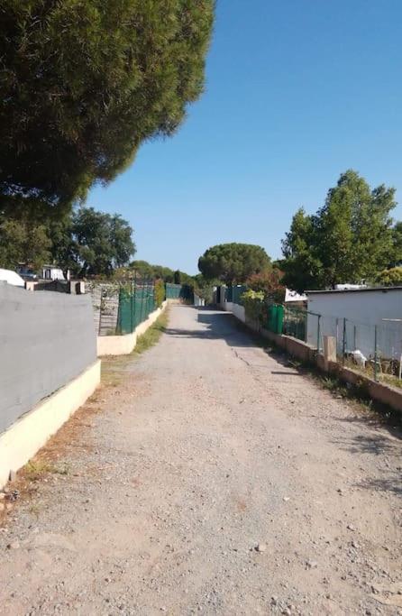 Mobilhome A A 15 Minute De La Mer Sur Terrain Independant Homestay *