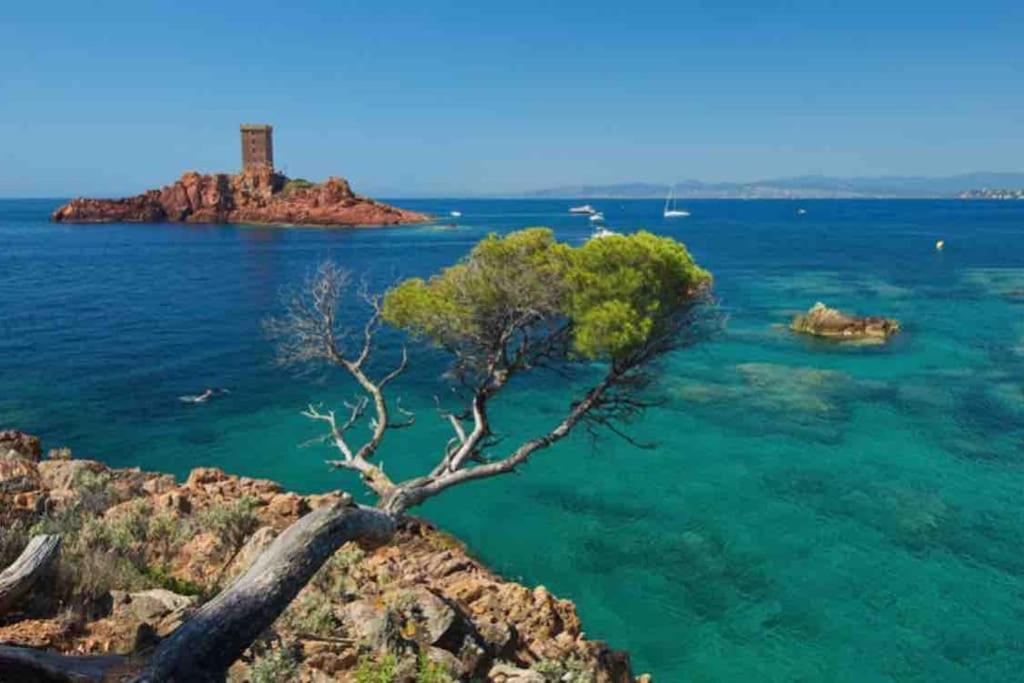 Mobilhome A A 15 Minute De La Mer Sur Terrain Independant Frejus