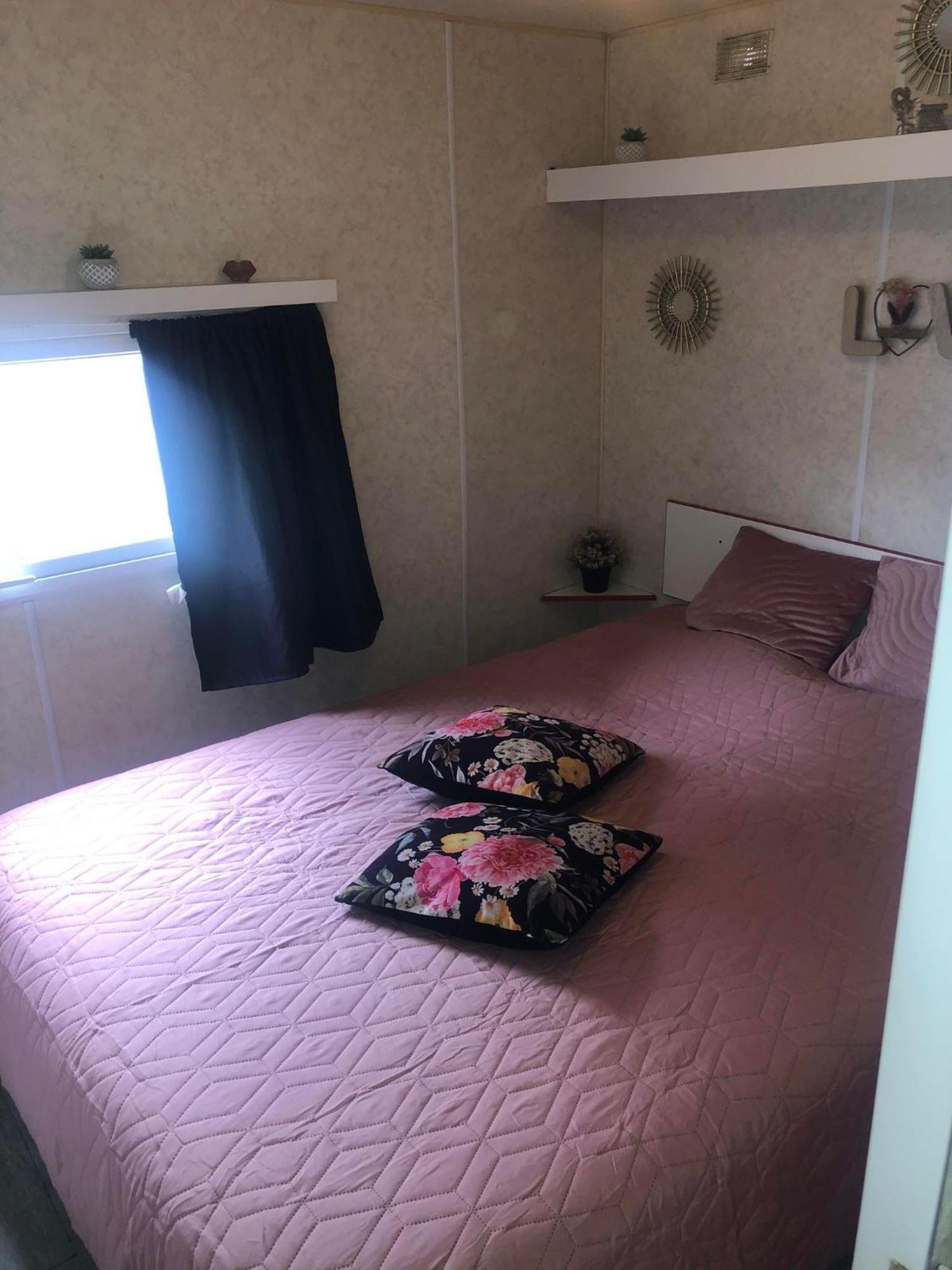 Homestay Mobilhome A A 15 Minute De La Mer Sur Terrain Independant Frejus